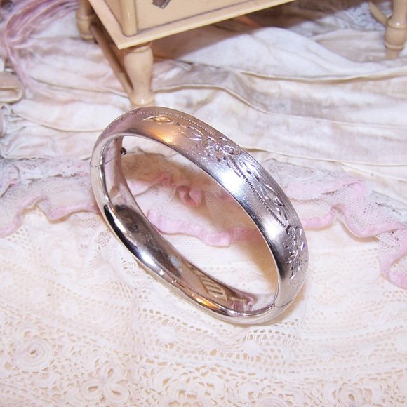 Vintage HFB Henry F Barrows Etched Sterling Silver Hinged Bangle Bracelet - Picture 5 of 9